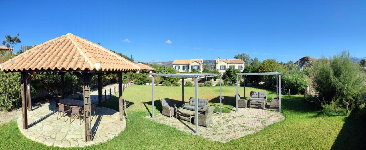 A Casa D'Irene Apartment Mantzavinata Luaran gambar