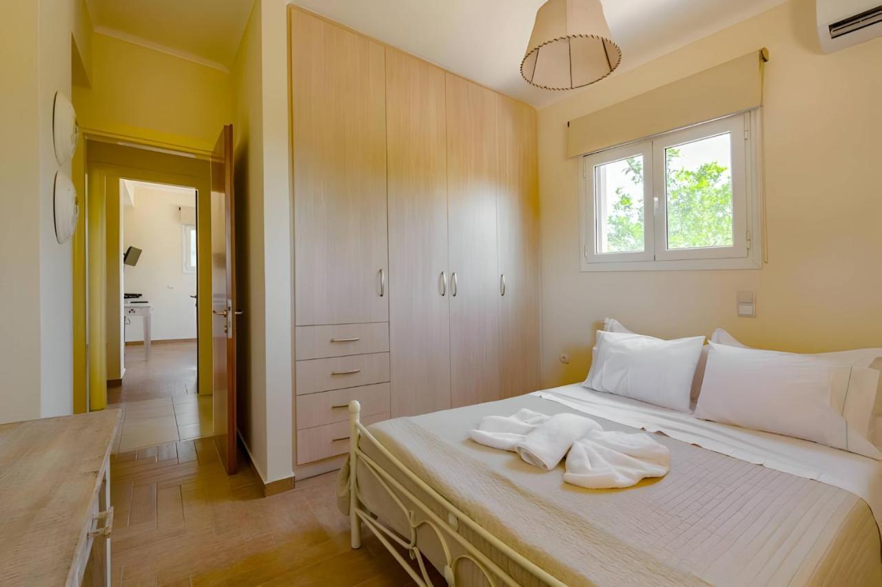 A Casa D'Irene Apartment Mantzavinata Luaran gambar