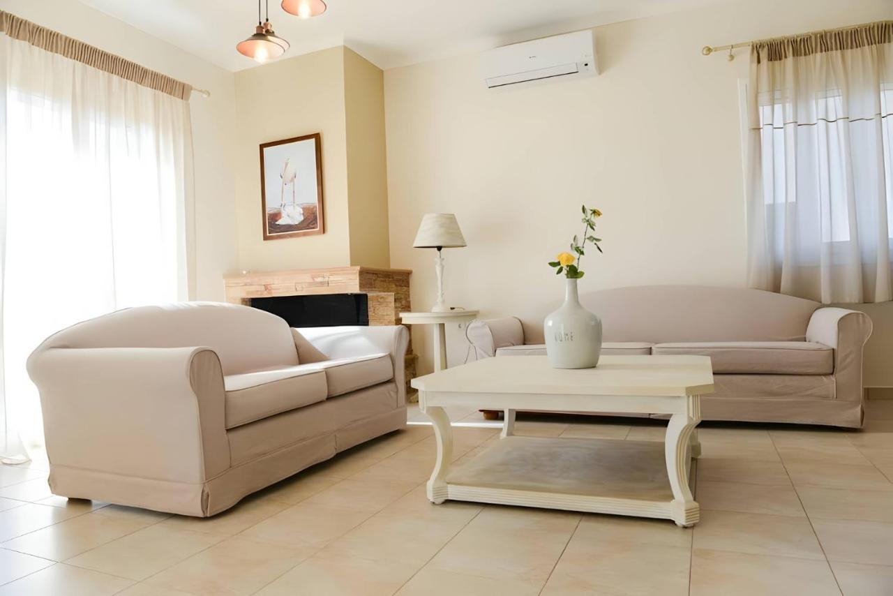 A Casa D'Irene Apartment Mantzavinata Luaran gambar